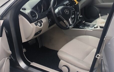 Mercedes-Benz C-Класс, 2011 год, 1 350 000 рублей, 5 фотография