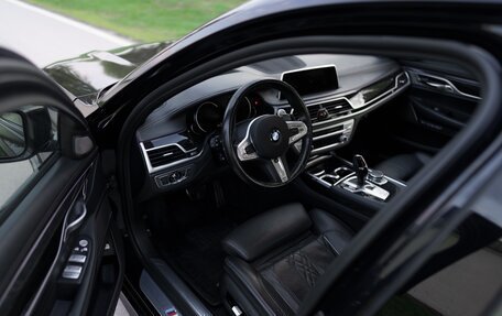 BMW 7 серия, 2018 год, 4 599 990 рублей, 11 фотография