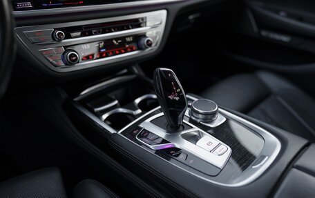 BMW 7 серия, 2018 год, 4 599 990 рублей, 28 фотография