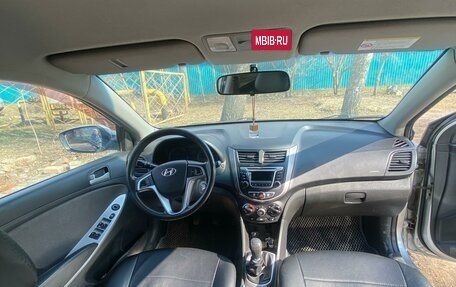 Hyundai Solaris II рестайлинг, 2011 год, 770 000 рублей, 7 фотография