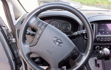 Hyundai Grand Starex Grand Starex I рестайлинг 2, 2021 год, 2 615 000 рублей, 9 фотография