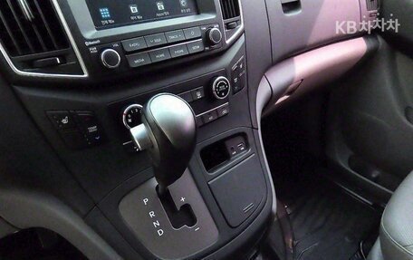 Hyundai Grand Starex Grand Starex I рестайлинг 2, 2021 год, 2 615 000 рублей, 10 фотография