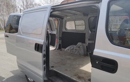 Hyundai H-1 II рестайлинг, 2008 год, 1 300 000 рублей, 11 фотография