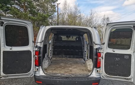Hyundai H-1 II рестайлинг, 2008 год, 1 300 000 рублей, 13 фотография