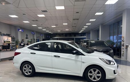 Hyundai Solaris II рестайлинг, 2011 год, 699 000 рублей, 6 фотография
