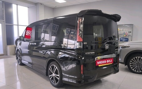 Honda Stepwgn IV, 2017 год, 2 449 000 рублей, 4 фотография