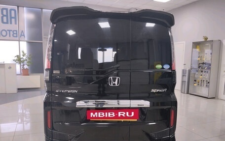 Honda Stepwgn IV, 2017 год, 2 449 000 рублей, 5 фотография