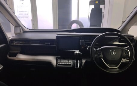 Honda Stepwgn IV, 2017 год, 2 449 000 рублей, 10 фотография