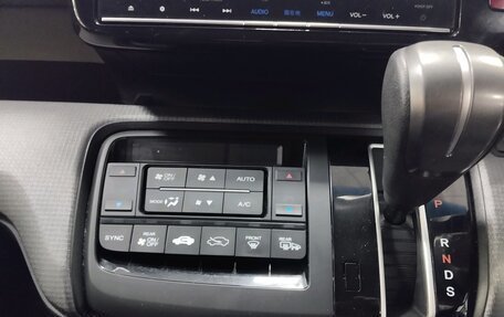 Honda Stepwgn IV, 2017 год, 2 449 000 рублей, 18 фотография