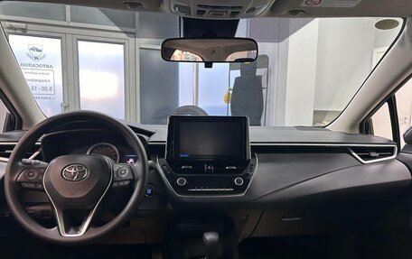 Toyota Corolla, 2022 год, 2 690 000 рублей, 10 фотография