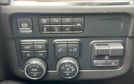 Chevrolet Suburban, 2025 год, 14 399 999 рублей, 16 фотография