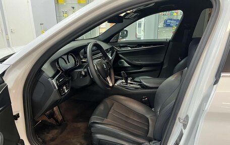 BMW 5 серия, 2017 год, 3 599 000 рублей, 16 фотография
