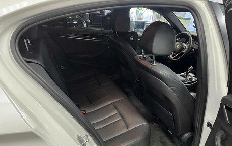 BMW 5 серия, 2017 год, 3 599 000 рублей, 19 фотография