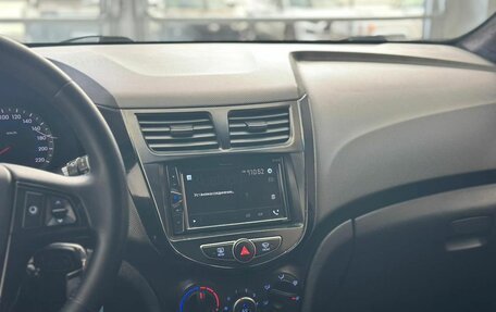 Hyundai Solaris II рестайлинг, 2015 год, 1 060 000 рублей, 14 фотография