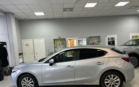Mazda Axela, 2017 год, 1 699 000 рублей, 2 фотография
