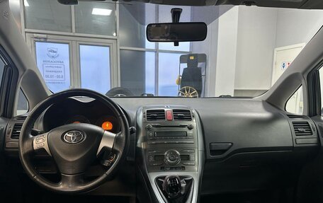 Toyota Auris II, 2008 год, 700 000 рублей, 10 фотография