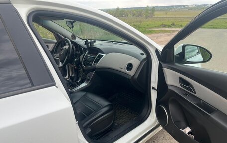Chevrolet Cruze II, 2011 год, 630 000 рублей, 5 фотография