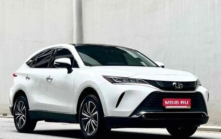 Toyota Harrier, 2022 год, 2 200 000 рублей, 5 фотография