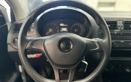 Volkswagen Polo VI (EU Market), 2018 год, 900 000 рублей, 9 фотография