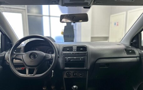 Volkswagen Polo VI (EU Market), 2018 год, 900 000 рублей, 8 фотография