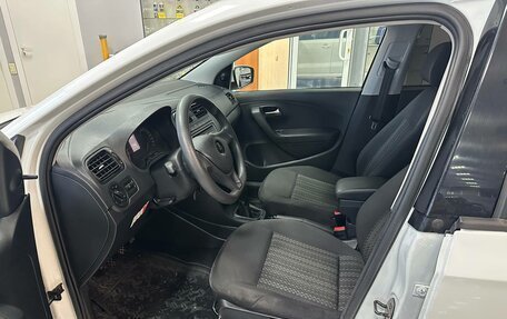 Volkswagen Polo VI (EU Market), 2018 год, 900 000 рублей, 12 фотография