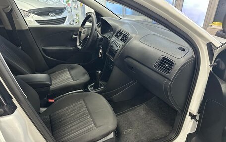Volkswagen Polo VI (EU Market), 2018 год, 900 000 рублей, 14 фотография