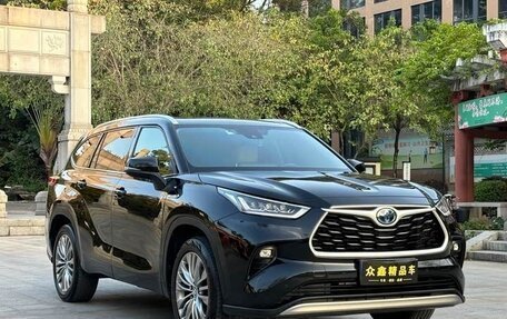 Toyota Highlander, 2022 год, 3 663 500 рублей, 6 фотография