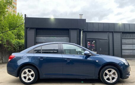 Chevrolet Cruze II, 2011 год, 750 000 рублей, 4 фотография