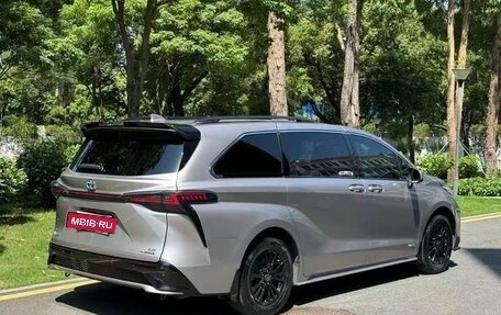 Toyota Sienna, 2022 год, 4 177 500 рублей, 4 фотография