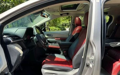 Toyota Sienna, 2022 год, 4 177 500 рублей, 7 фотография