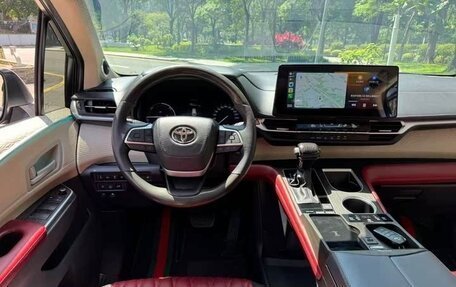 Toyota Sienna, 2022 год, 4 177 500 рублей, 9 фотография