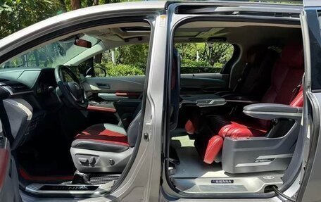 Toyota Sienna, 2022 год, 4 177 500 рублей, 6 фотография