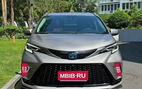 Toyota Sienna, 2022 год, 4 177 500 рублей, 5 фотография