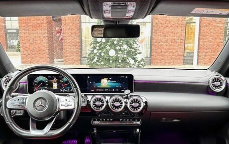 Mercedes-Benz A-Класс, 2018 год, 2 300 000 рублей, 10 фотография