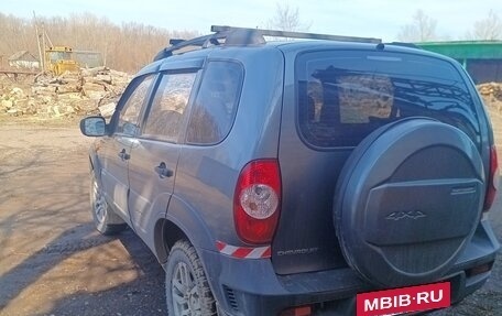 Chevrolet Niva I рестайлинг, 2010 год, 590 000 рублей, 3 фотография
