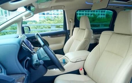 Toyota Vellfire II, 2021 год, 7 850 000 рублей, 7 фотография