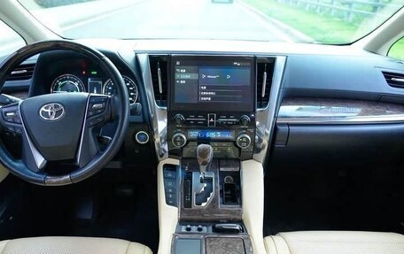 Toyota Vellfire II, 2021 год, 7 850 000 рублей, 8 фотография