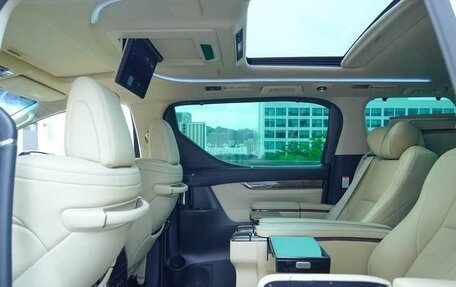 Toyota Vellfire II, 2021 год, 7 850 000 рублей, 15 фотография