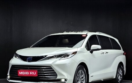 Toyota Sienna, 2021 год, 4 000 000 рублей, 1 фотография