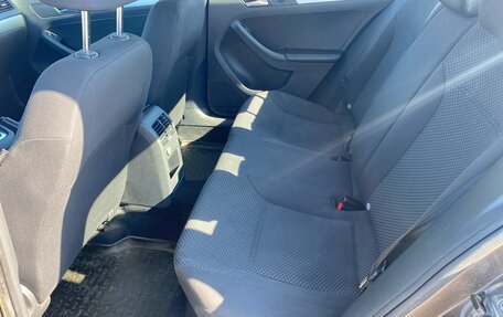 Volkswagen Jetta VI, 2013 год, 950 000 рублей, 15 фотография