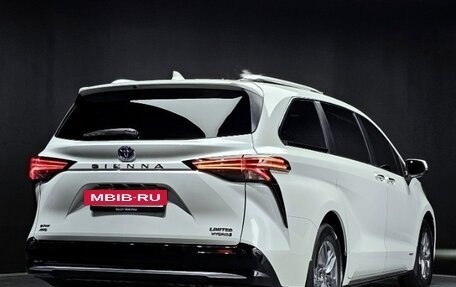 Toyota Sienna, 2021 год, 4 000 000 рублей, 3 фотография