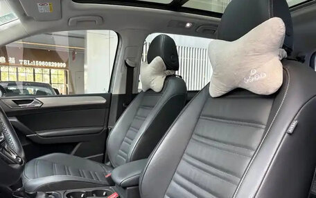 Volkswagen Touran III, 2020 год, 1 624 810 рублей, 12 фотография