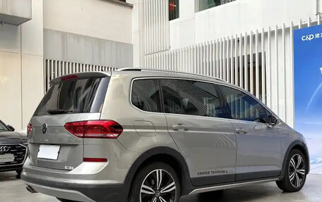 Volkswagen Touran III, 2020 год, 1 624 810 рублей, 6 фотография