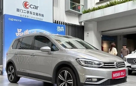 Volkswagen Touran III, 2020 год, 1 624 810 рублей, 3 фотография