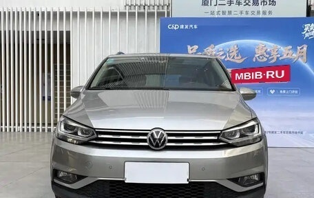 Volkswagen Touran III, 2020 год, 1 624 810 рублей, 2 фотография
