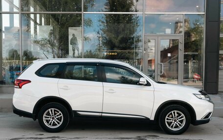 Mitsubishi Outlander III рестайлинг 3, 2016 год, 1 785 000 рублей, 4 фотография