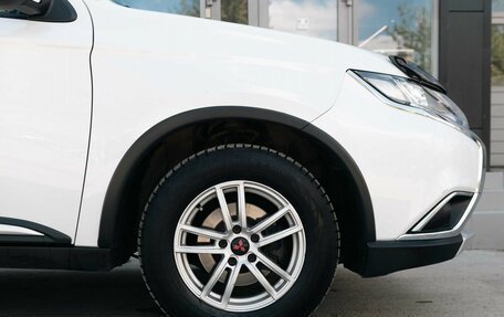 Mitsubishi Outlander III рестайлинг 3, 2016 год, 1 785 000 рублей, 9 фотография