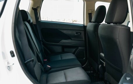 Mitsubishi Outlander III рестайлинг 3, 2016 год, 1 785 000 рублей, 23 фотография
