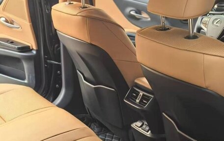 Lexus ES VII, 2021 год, 3 000 000 рублей, 13 фотография