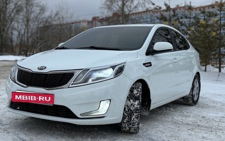 KIA Rio III рестайлинг, 2015 год, 860 000 рублей, 2 фотография